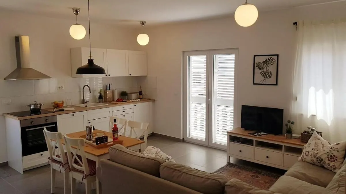 Casa Alba Charming And Spacious Holiday Home ザダル